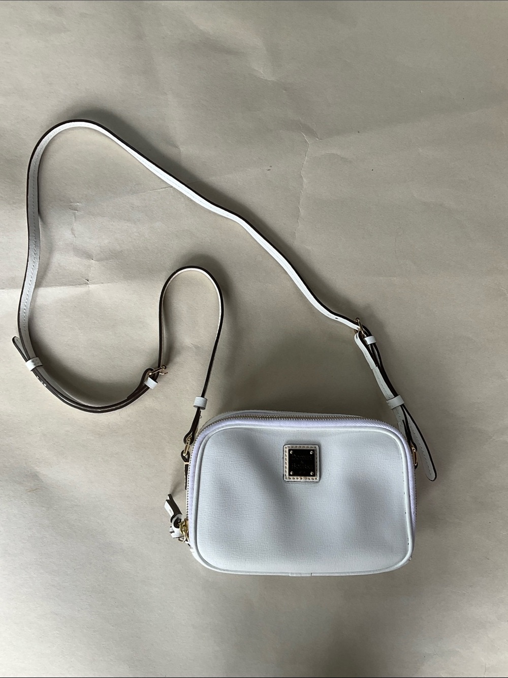 Dooney & Bourke small white purse - Picture 4 of 11